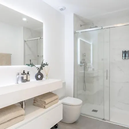 Seaviews Private Jacuzzi Rooftop&luxurious Living *