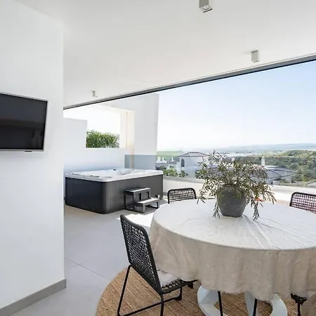 Seaviews Private Jacuzzi Rooftop&luxurious Living Estepona